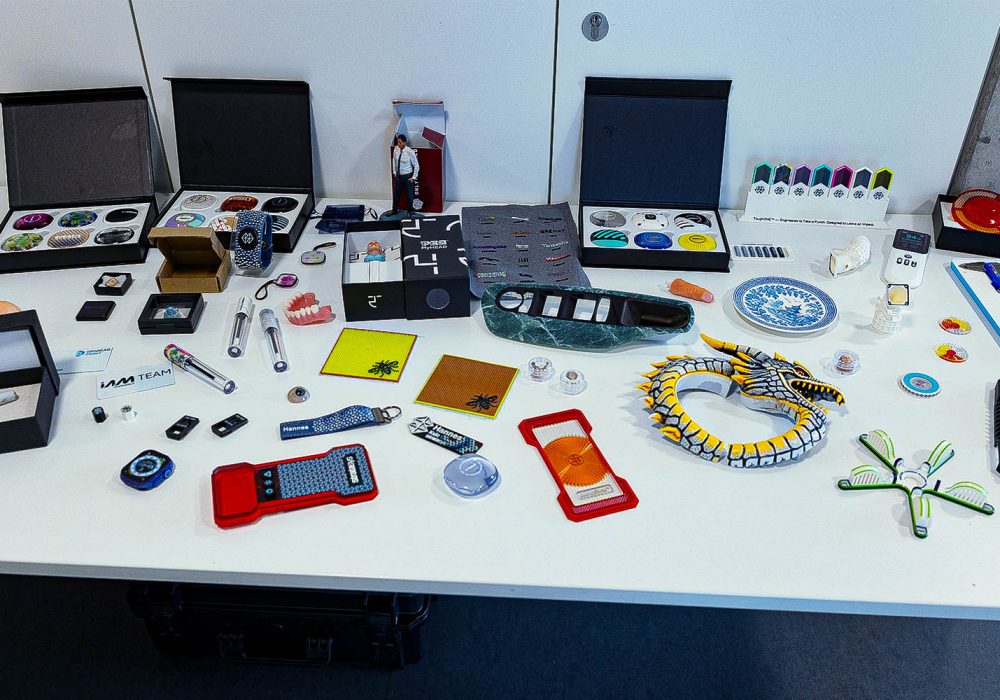 Material-Tisch, Präsentation im Foyer.
(c)Foto: Gerd Lache